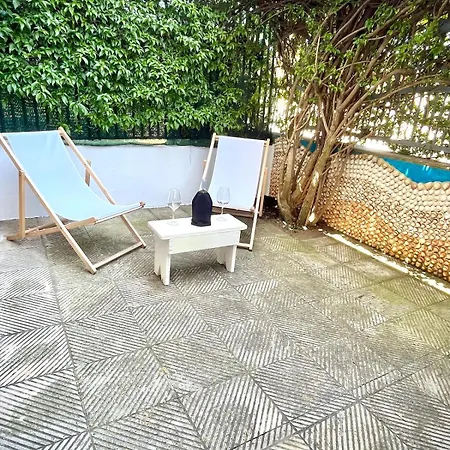 Berchi Boutique Marina Di * كيوتي